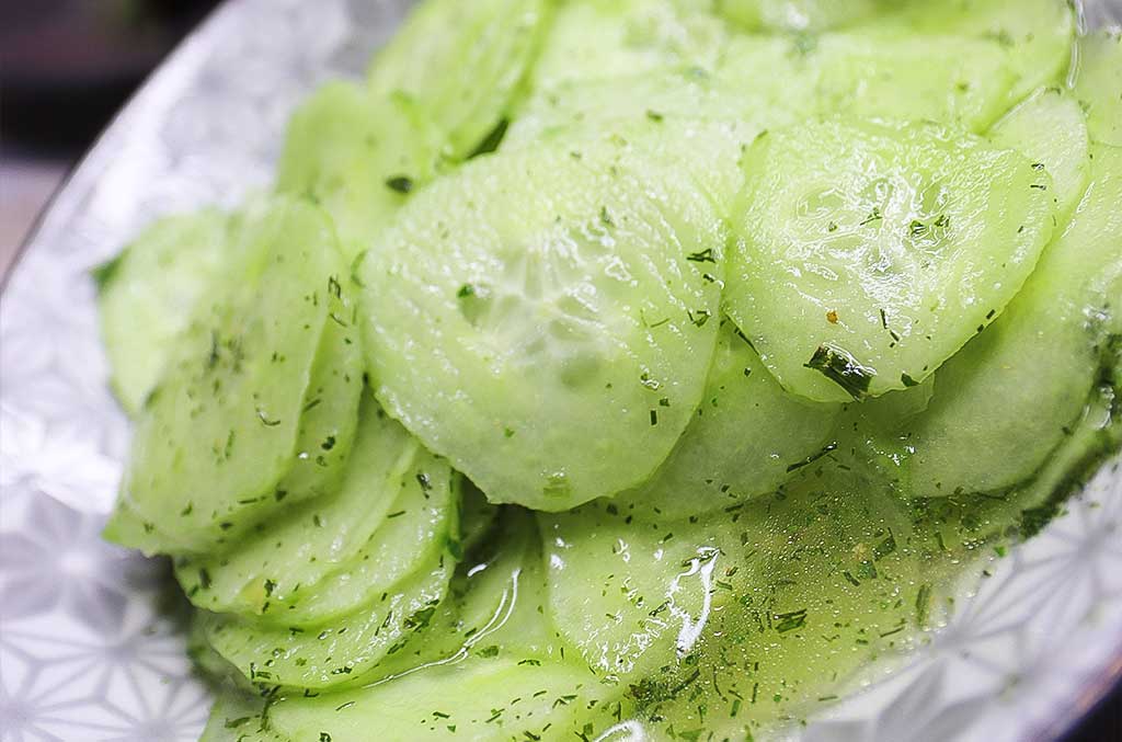 Recipe: Cucumber salad with vinegar, oil and herb fix