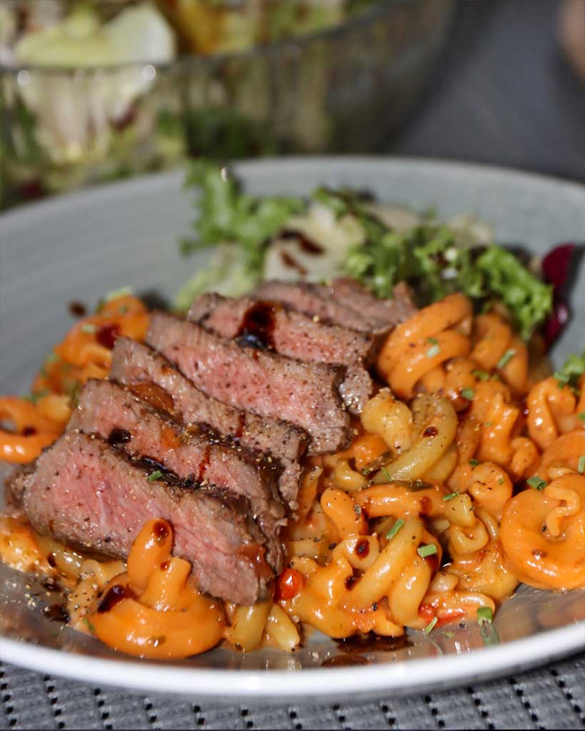 Rezept-Rindfleisch-Rindersteak-Pasta-Tomaten-Paprika-Sahnesauce-Rezeptliebe-von-Melissa